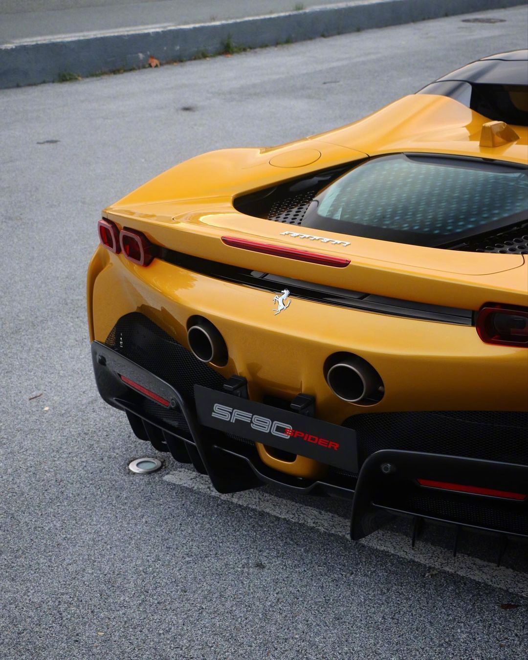 法拉利sf90 spider giallo montecarlo__财经头条
