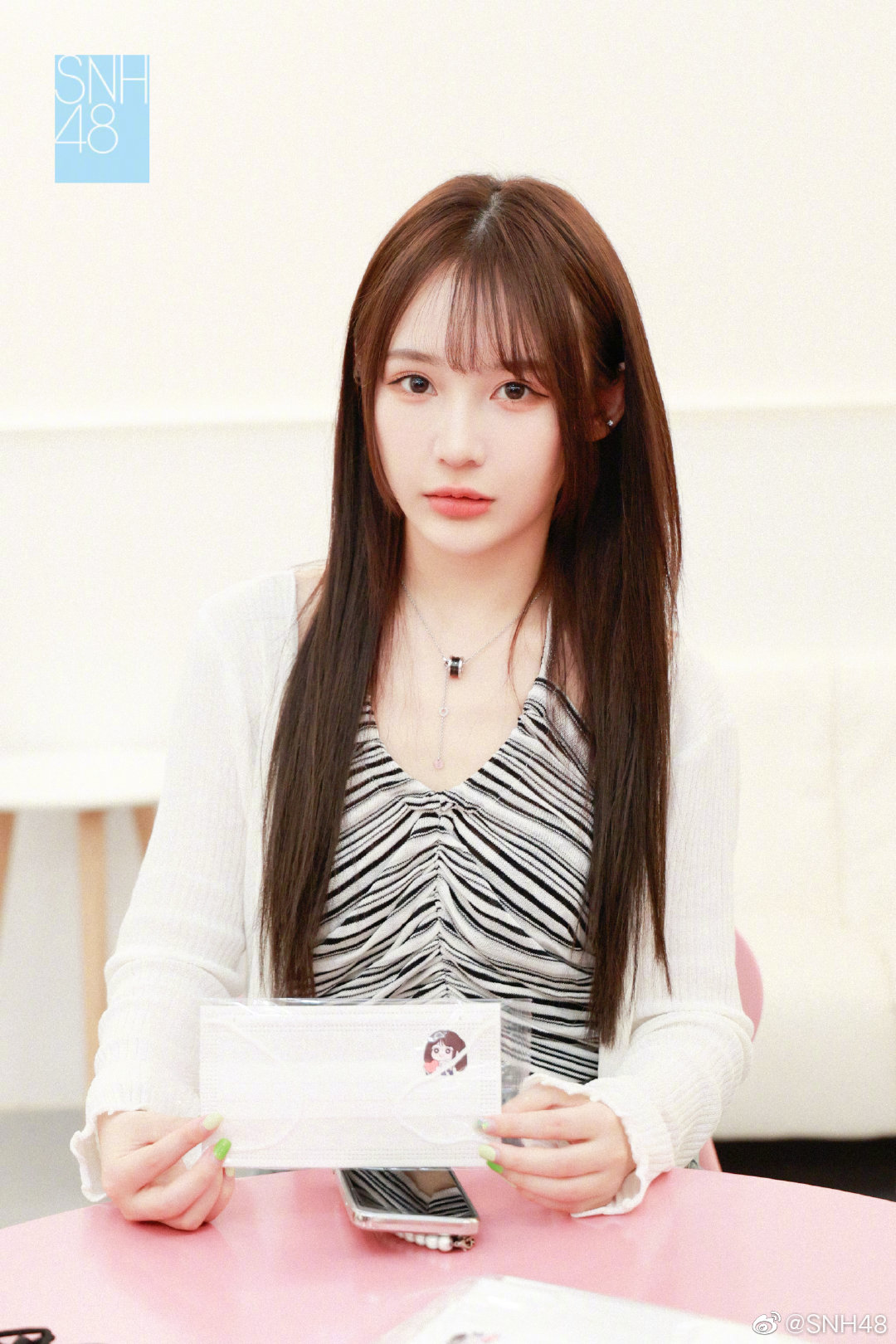 你的笑容 让酷暑不再难捱 @snh48-冯思佳