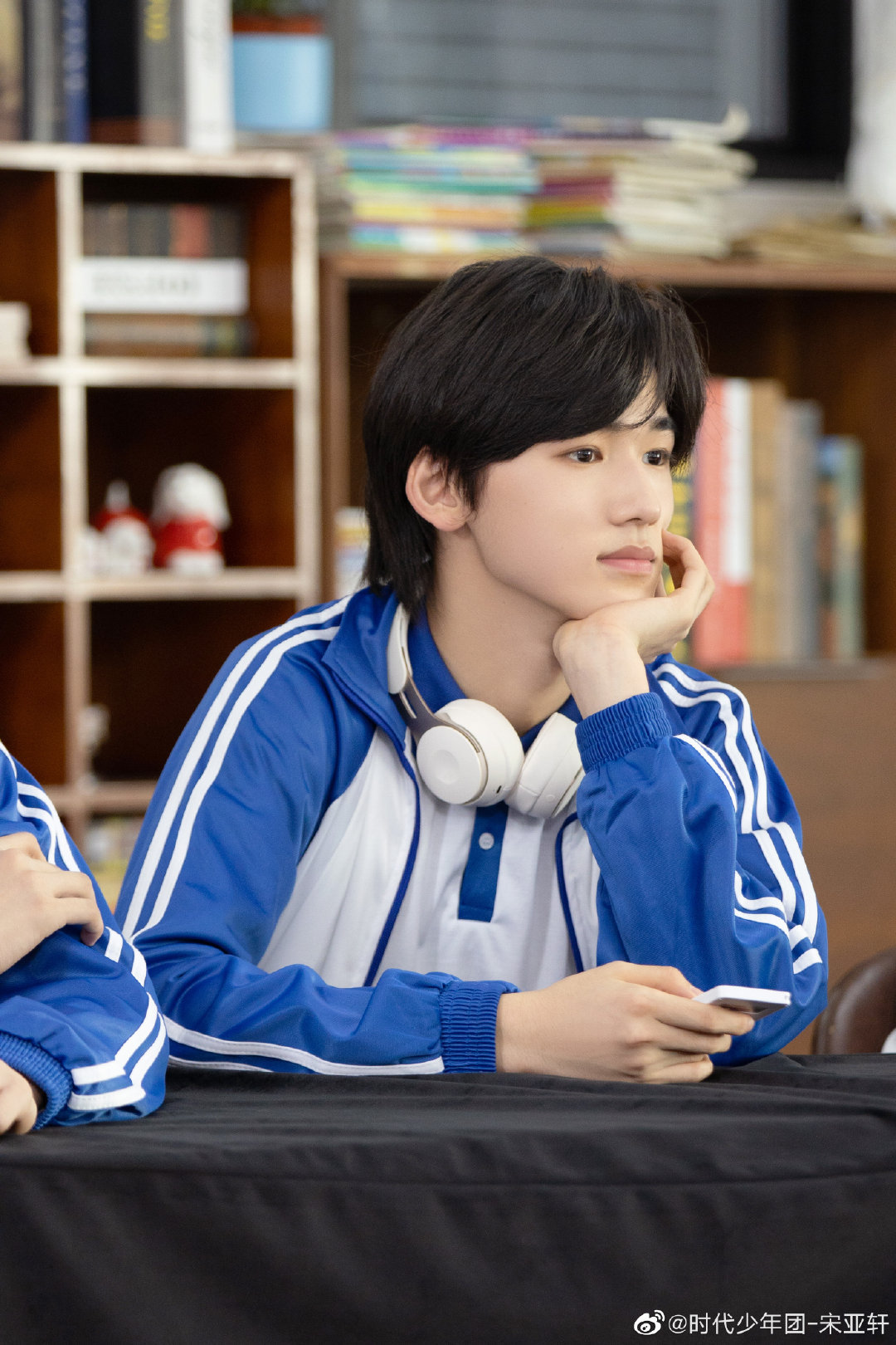 身穿校服的宋亚轩好帅啊,是校草吗 ,期待小宋今晚萌探的表现……_高清