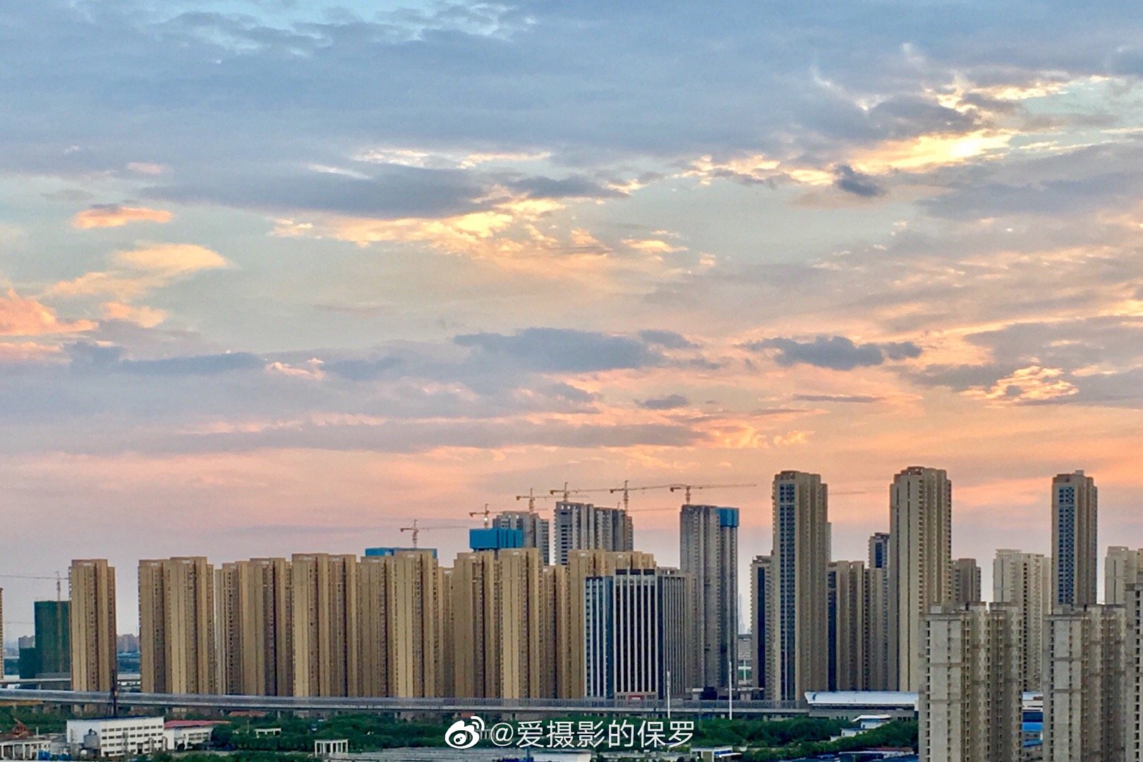 天边 那一道彩虹与晚霞 天边 那一道彩虹与晚霞