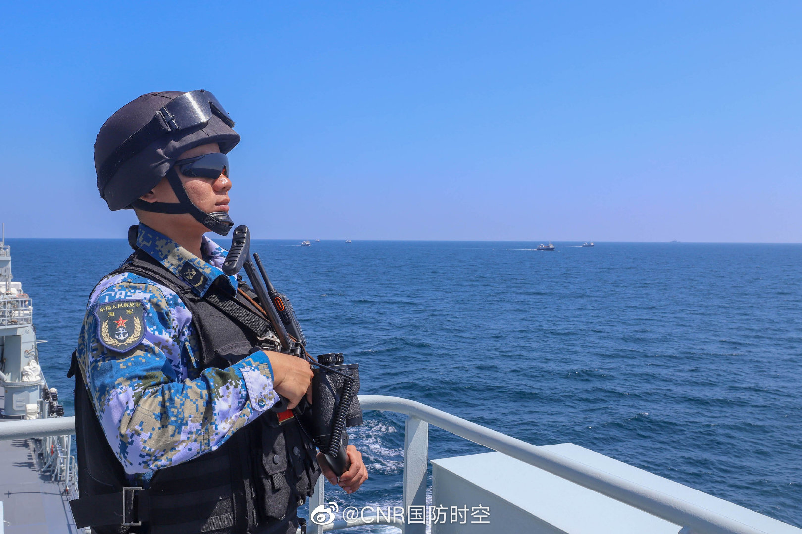 海军护航编队举行任务交接仪式