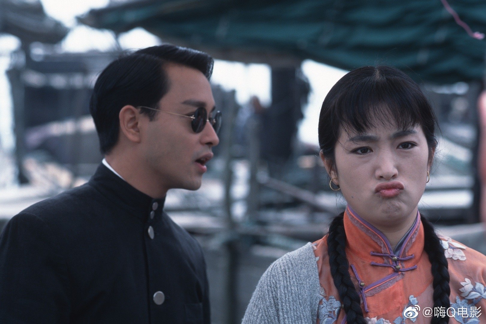 1 / 9 陈凯歌指导,张国荣和巩俐主演电影《风月》幕后工作照.