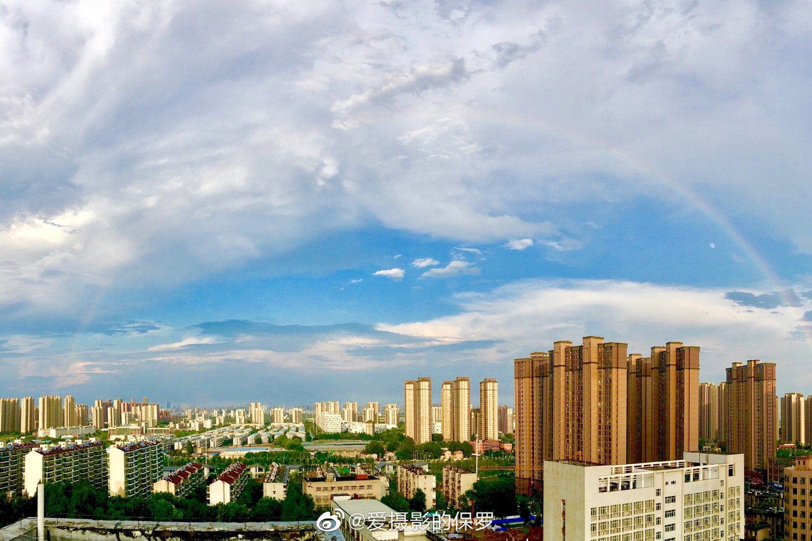 天边 那一道彩虹与晚霞 天边 那一道彩虹与晚霞