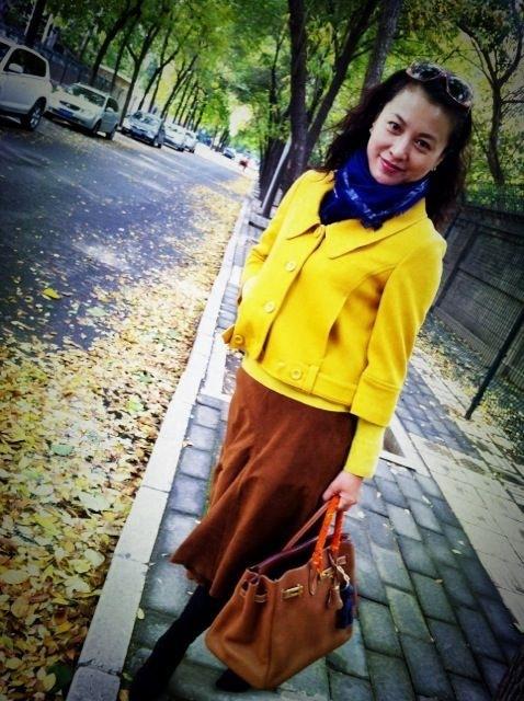 央视著名主播梦桐曾买不起出镜衣服遭讥讽女孩适婚年龄就该嫁