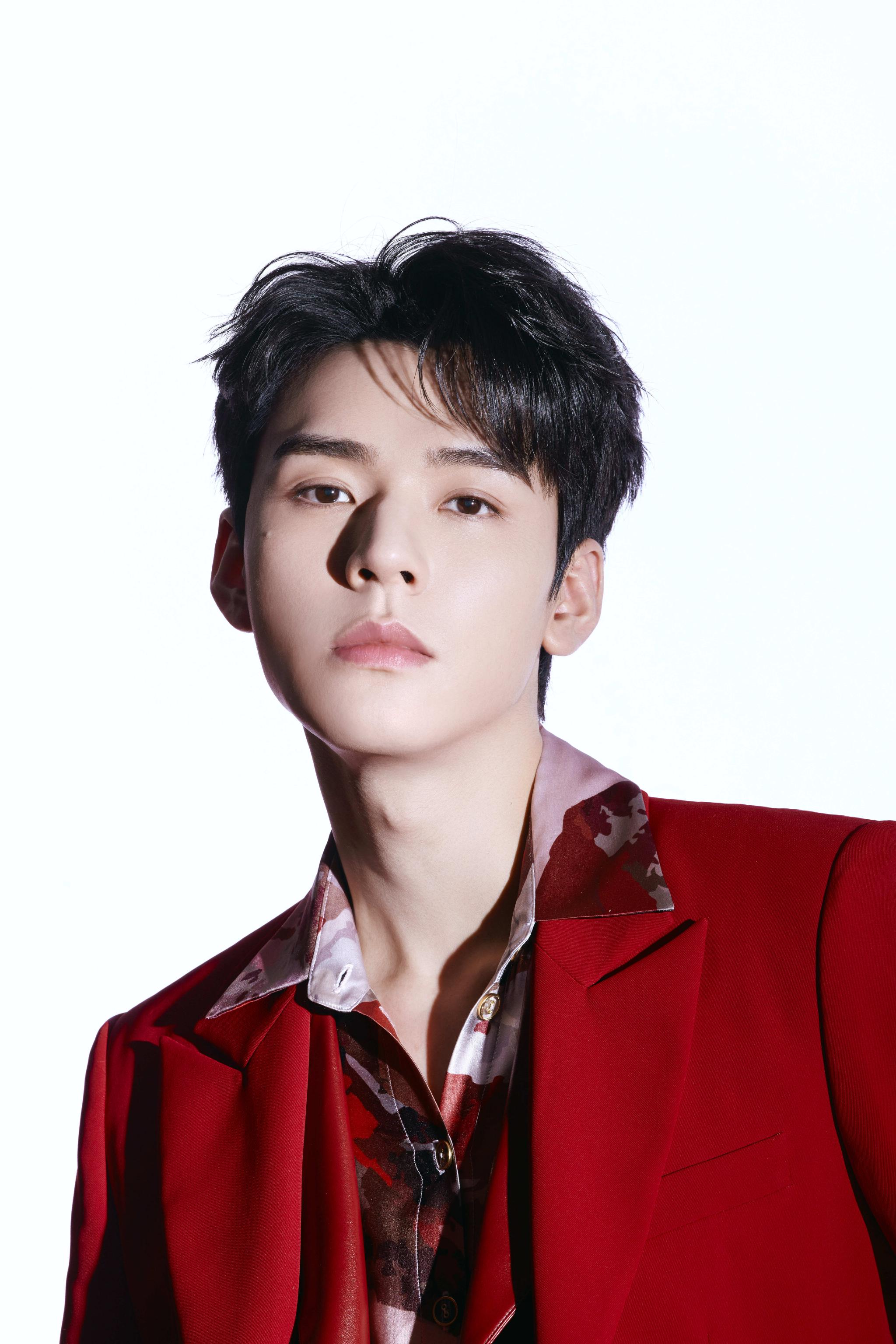 龚俊央视元宵晚会造型大片 帅气又喜庆的俊俊子……|龚俊_新浪新闻