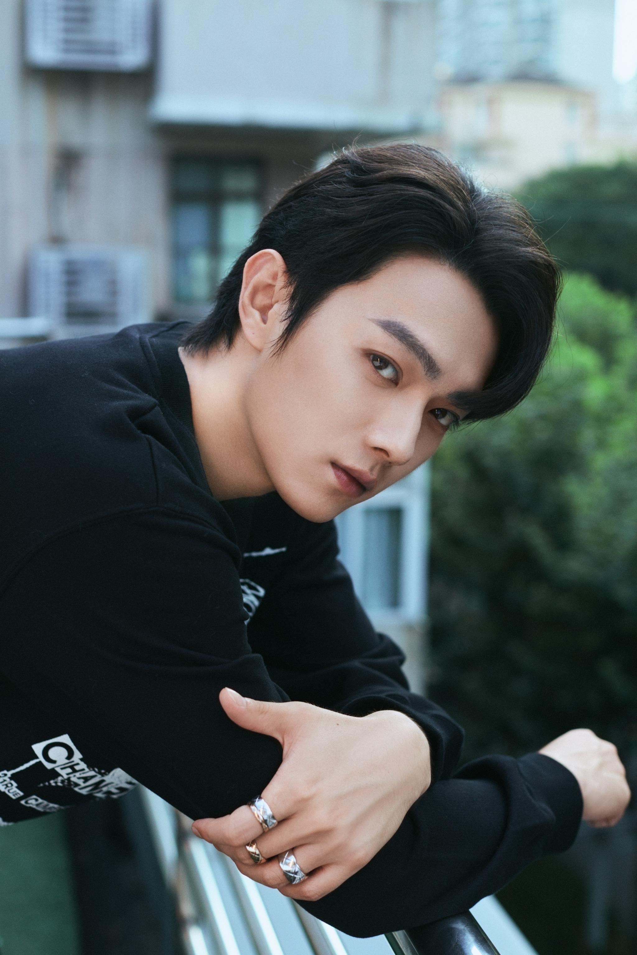 欢娱影视演员许凯soso演绎香奈儿chanel高级珠宝cococrush系