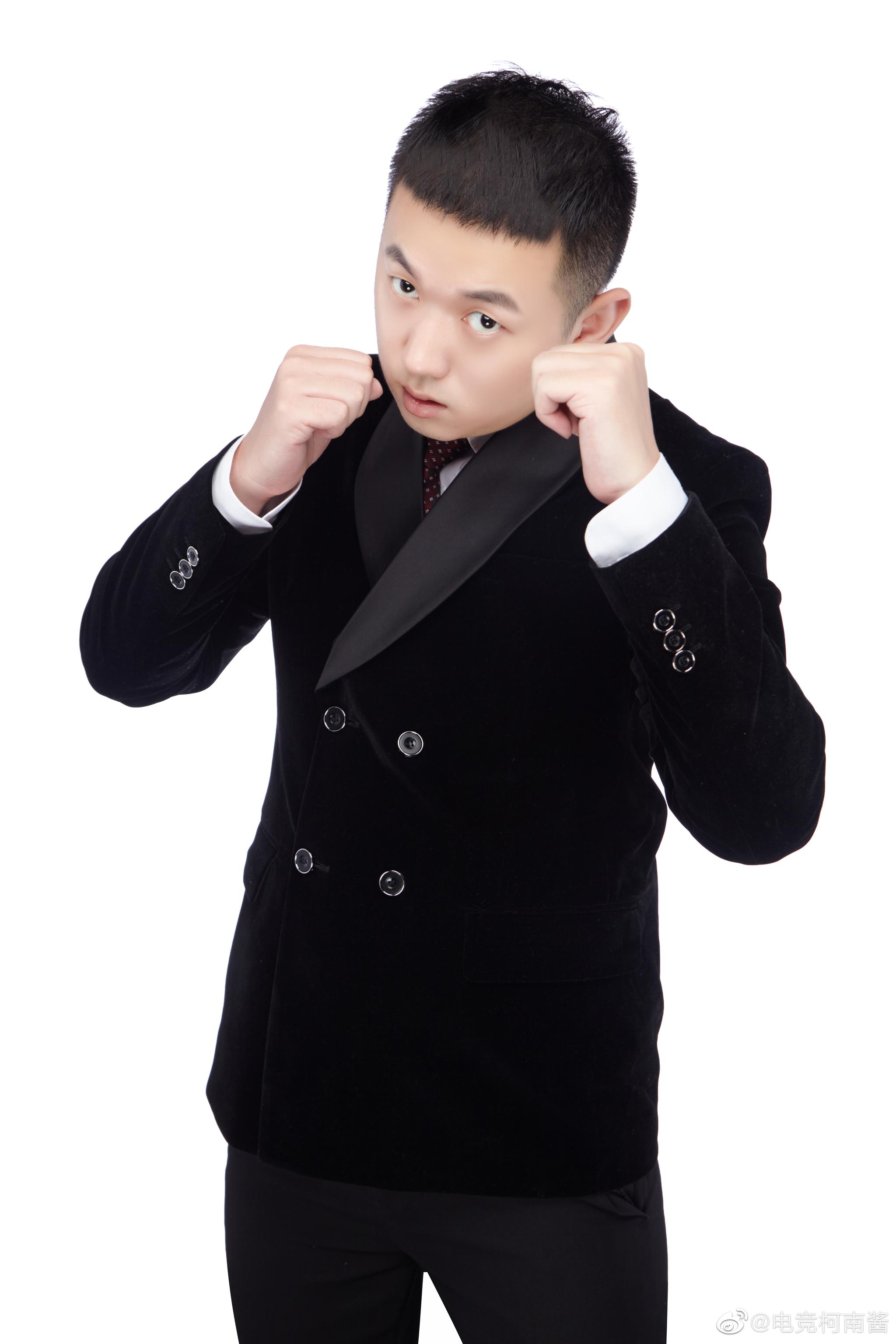 距离上次功夫嘉年华药水哥被一龙暴打已经过去一年了这次药水哥卷土