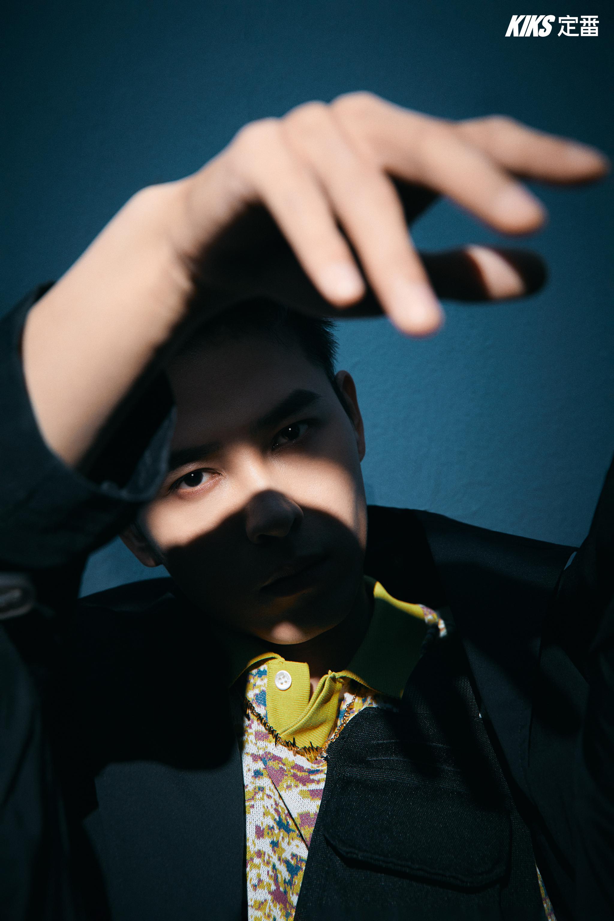 欢娱影视演员@洪尧 最新杂志《kiks定番》出刊