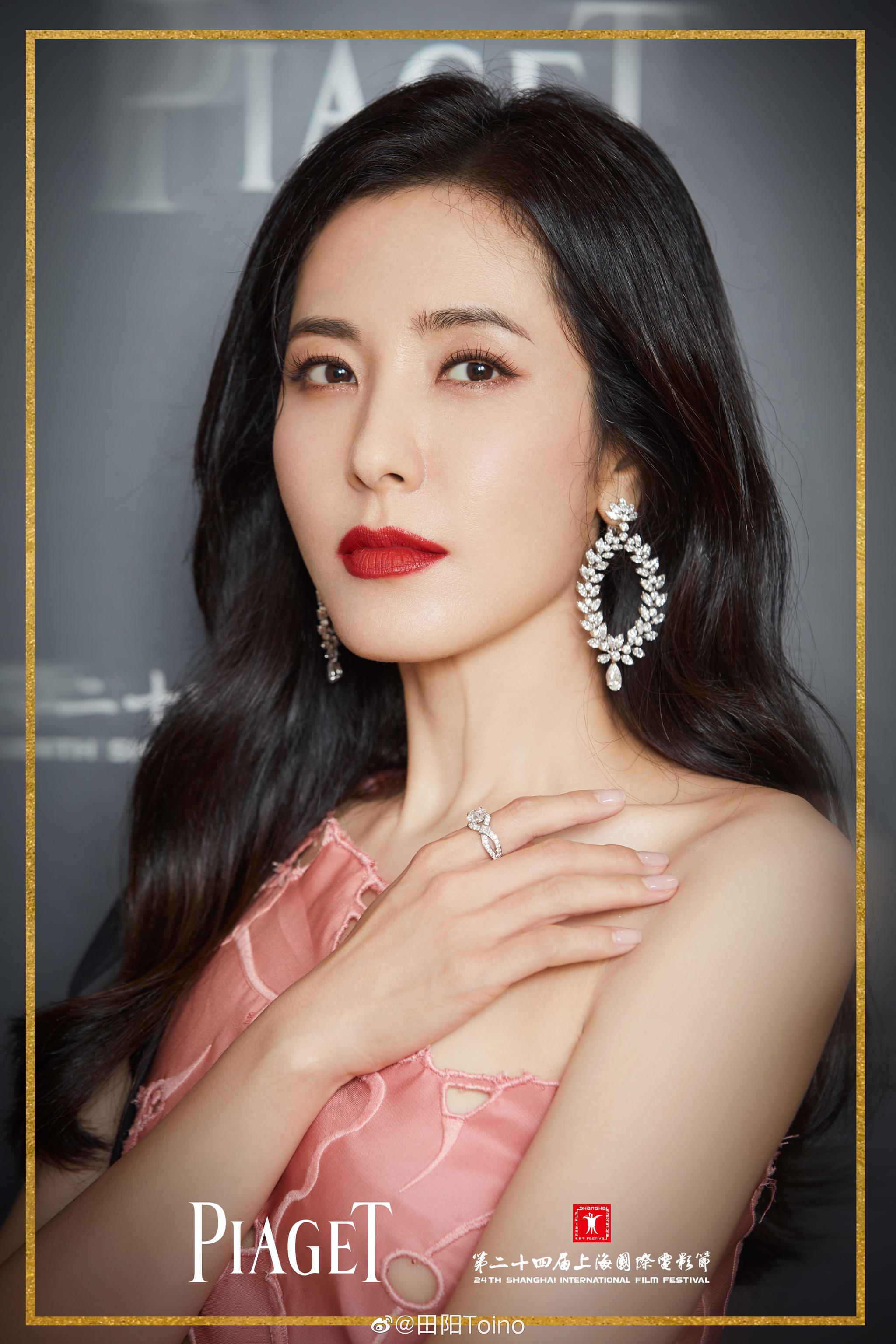 期间曾黎3天5场活动look盘点