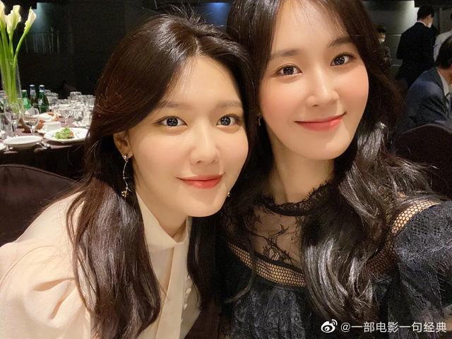 近日 少女时代合体参加经纪人婚礼 并演唱祝歌 Kissing You