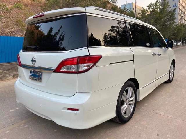 实拍15年日产贵士仅售16万,高端商务车的另一种选择