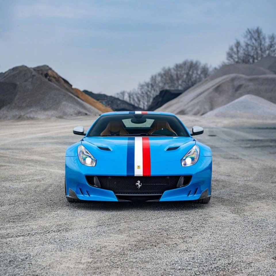法拉利f12tdf