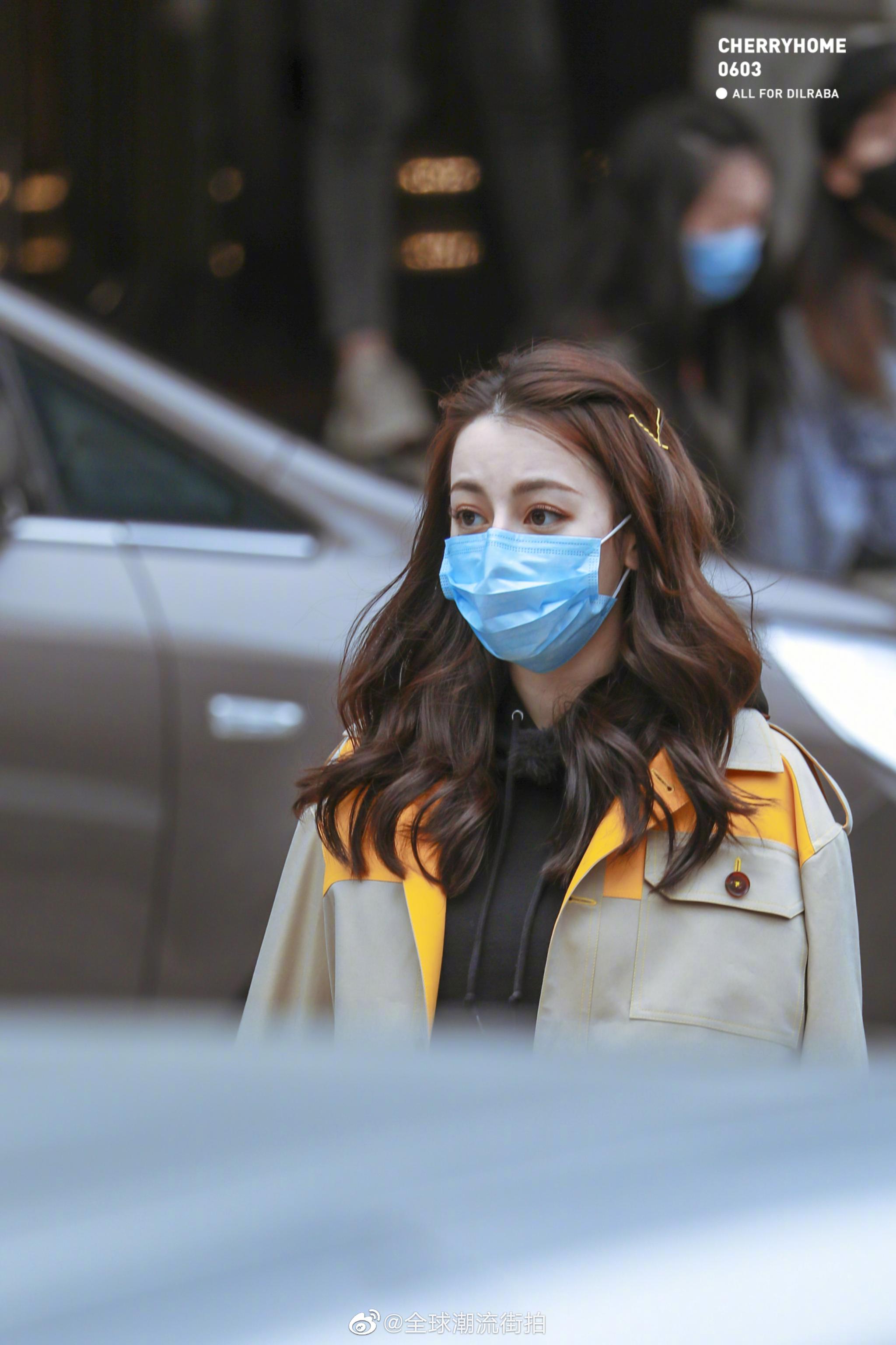 综艺节目路透.戴着小黄发夹开始营业了!复工之后还换了眉型