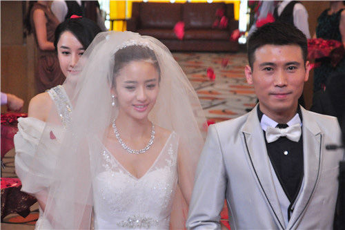 46岁李乃文疑曝恋情！与妙龄女子进出酒店，女方大胆主动举止亲密休闲区蓝鸢梦想 - Www.slyday.coM