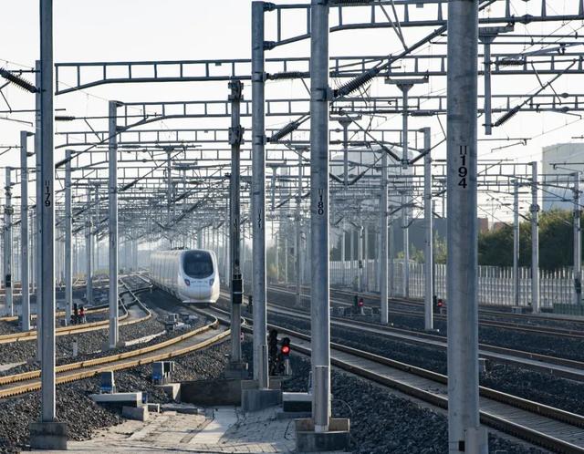 为什么火车不能提前到？飞机却可以？休闲区蓝鸢梦想 - Www.slyday.coM