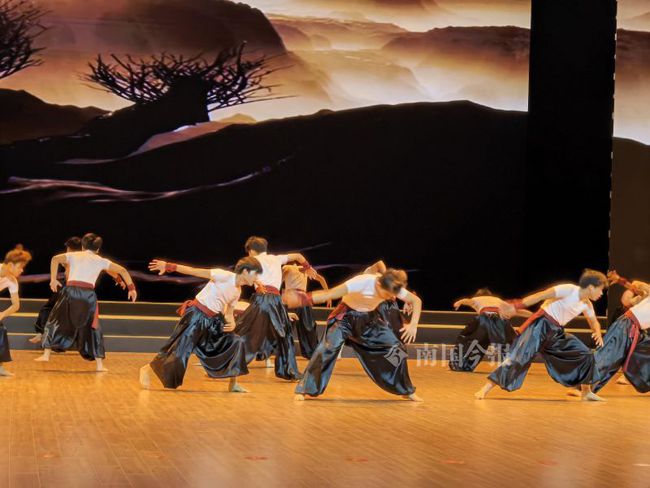 柳州职业技术学院举行2021年高质量发展奖颁奖晚会，主角是他们休闲区蓝鸢梦想 - Www.slyday.coM