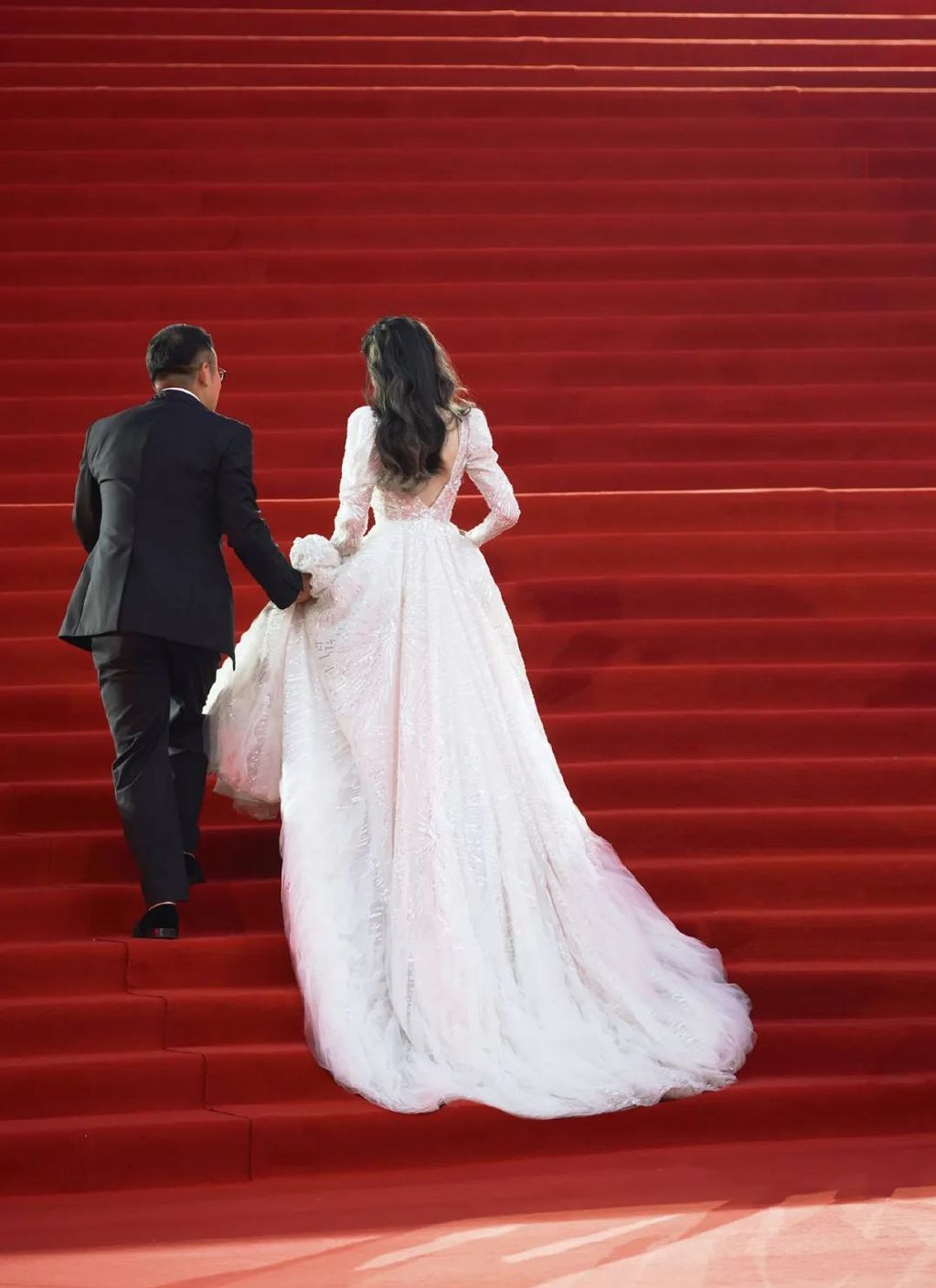 明星红毯有多卷:章子怡戴巨型翡翠、刘亦菲高定首穿、袁泉云淡风轻休闲区蓝鸢梦想 - Www.slyday.coM 明星红毯有多卷:章子怡戴巨型翡翠、刘亦菲高定首穿、袁泉云淡风轻休闲区蓝鸢梦想 - Www.slyday.coM