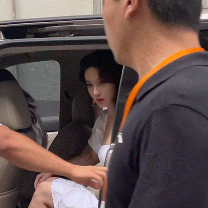 该说不说孟姐的路透图一下子就美到了我的心巴上休闲区蓝鸢梦想 - Www.slyday.coM