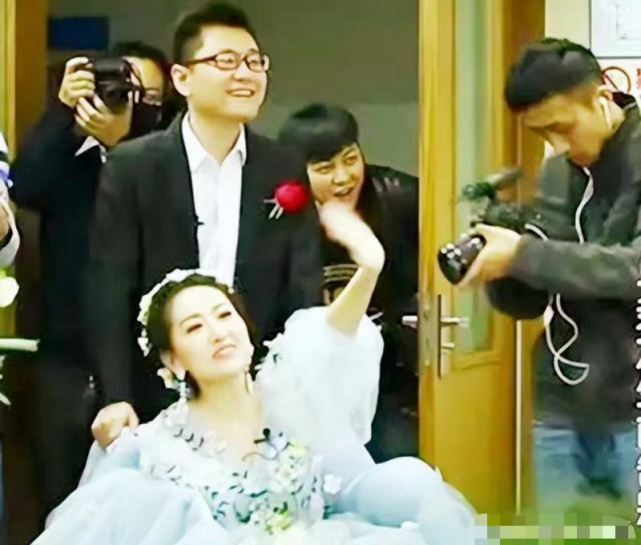 为自己举办追悼会，80后患癌女孩，与这个爱她的世界深情道别休闲区蓝鸢梦想 - Www.slyday.coM