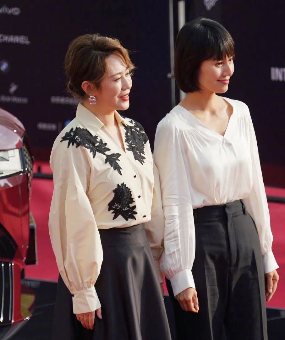 明星红毯有多卷:章子怡戴巨型翡翠、刘亦菲高定首穿、袁泉云淡风轻休闲区蓝鸢梦想 - Www.slyday.coM 明星红毯有多卷:章子怡戴巨型翡翠、刘亦菲高定首穿、袁泉云淡风轻休闲区蓝鸢梦想 - Www.slyday.coM