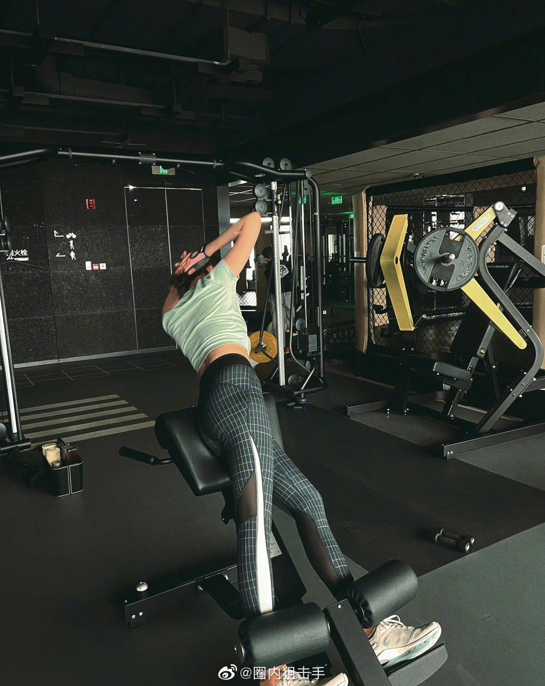 身材真的太好啦啊,真的太羡慕了吧……|关晓彤|健身|身材_新浪新闻