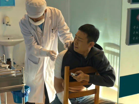 谁能想到这是一个人的腰呢|何立|安欣_新浪新闻