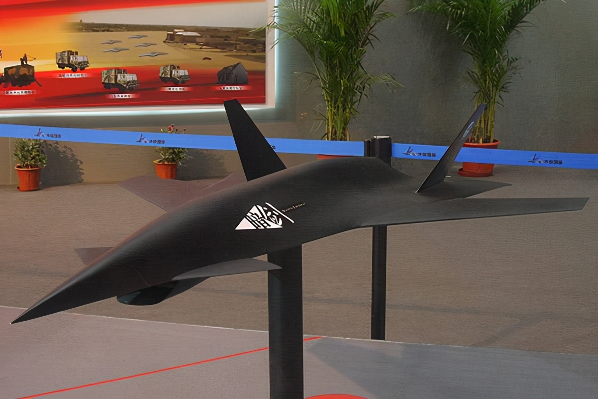 再次领先,美军测试智能无人机,与f35配合作战威胁大