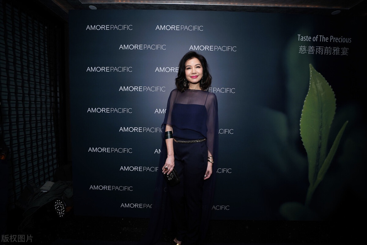 60岁的钟楚红这次打扮真是太美了