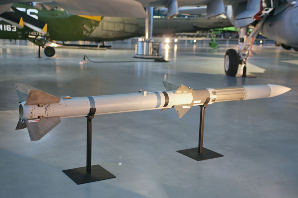 aim-120d3优化飞控采用高抛弹道,射程超过160公里|空空导弹|导弹_新浪