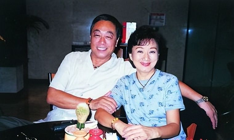 两度痛失伴侣,如今79岁坦然面对生死,努力生活|暴脾气|曾江|焦姣_新浪