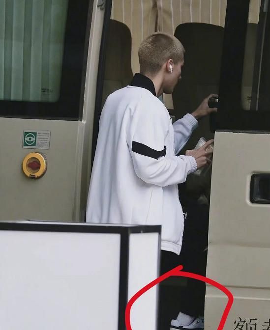 和马退赛后,又被传赞多退赛,两位实力选手揭开“皇族”的遮羞布休闲区蓝鸢梦想 - Www.slyday.coM