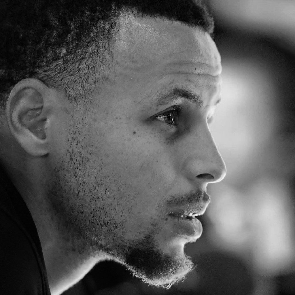 分享一组库里高质感黑白照头像!太萌了!