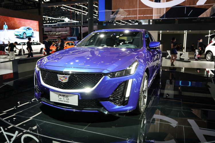 新款凯迪拉克ct5首发亮相2023上海车展全面升级12英寸屏幕