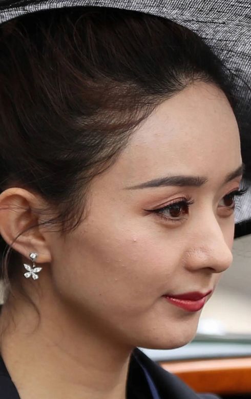 女明星生图:郑爽显老,赵丽颖长痘痘,只有她hold住全场