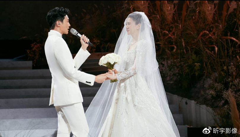 袁咏仪影迷会突宣布关闭 网友:补办婚礼太过了?休闲区蓝鸢梦想 - Www.slyday.coM 袁咏仪影迷会突宣布关闭 网友:补办婚礼太过了?休闲区蓝鸢梦想 - Www.slyday.coM