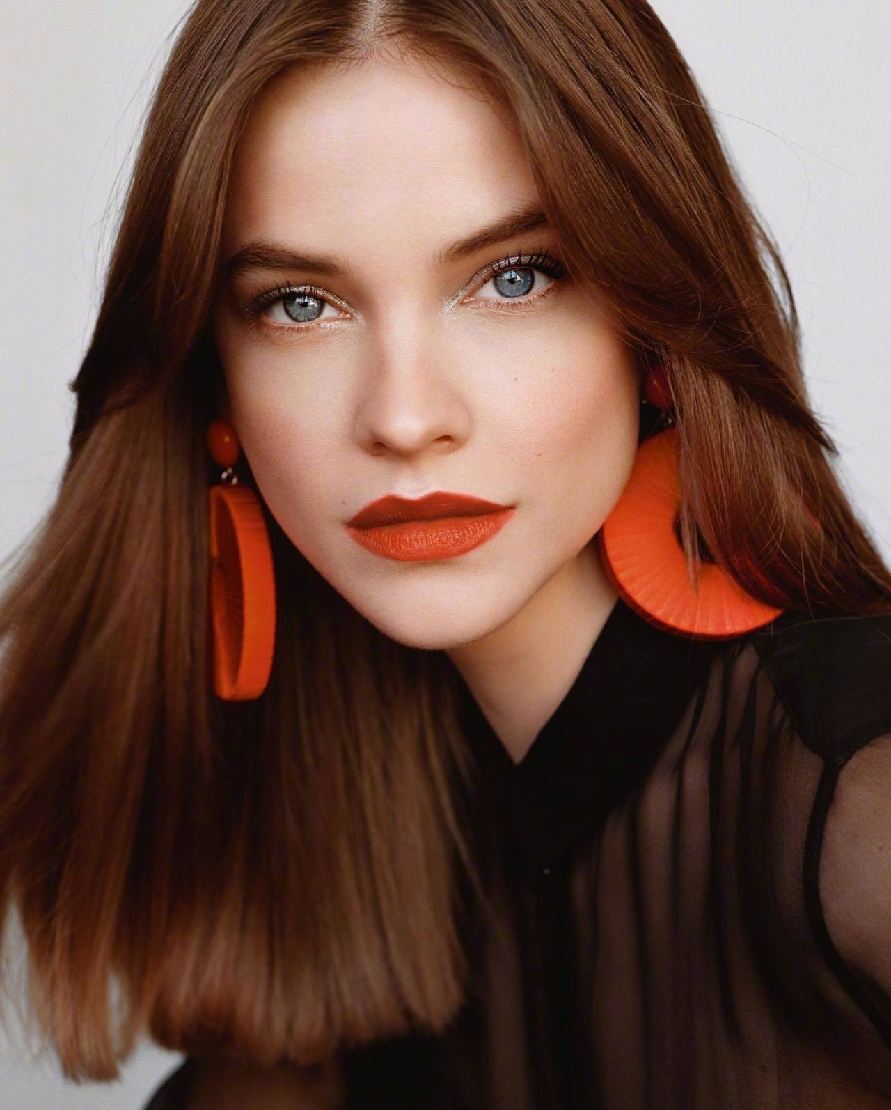 芭芭拉·帕尔文 (barbara palvin)现身洛杉矶外出购物……__财经头条
