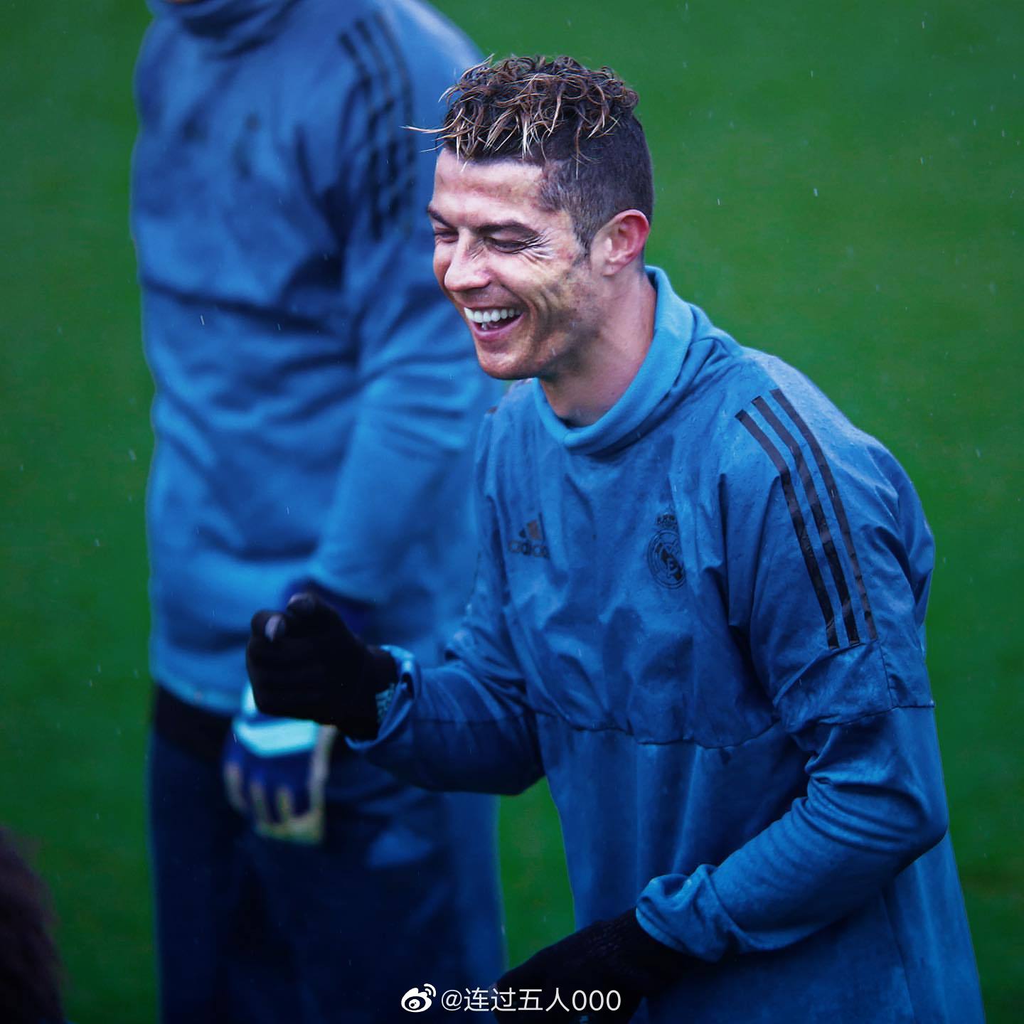 个人认为,泡面头乃是颜值巅峰,那个赛季皇马的训练服也不错_高清图集