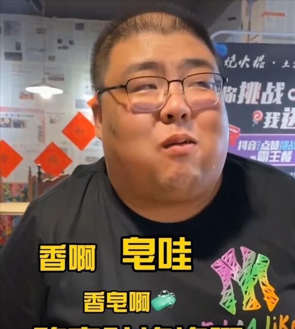 网红泡泡龙猝死撕开普通人内心的隐痛生活和生命难以平衡