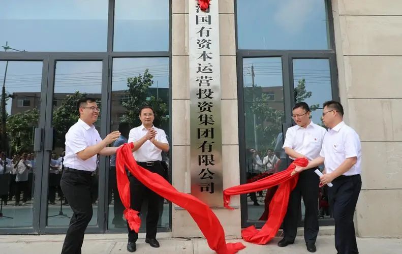 江西炫富的周劼，让世人知道上流生活如此“多姿多彩”休闲区蓝鸢梦想 - Www.slyday.coM