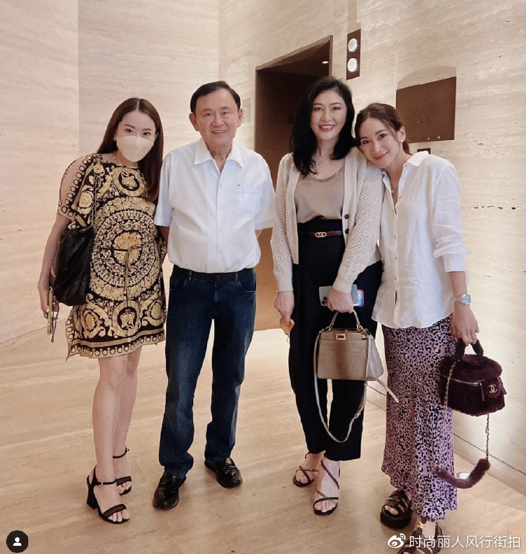 55岁英拉和儿子罕见一起亮相!又变嫩了,儿子又高又帅还是大学霸|英拉|儿子|侄女_新浪新闻