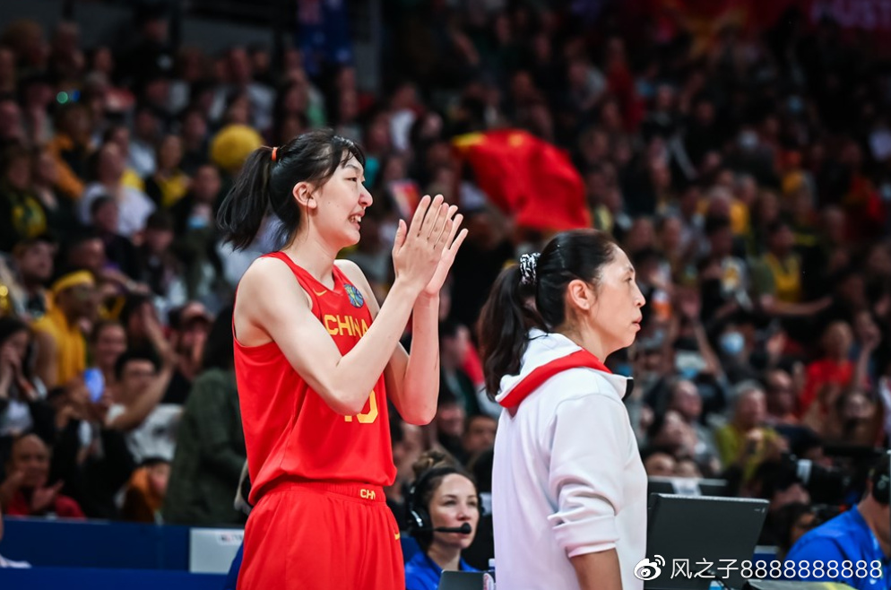 无惧争议判罚+核心缺阵!中国女篮掀翻世界第3,女篮姑娘感动国人|王思雨|中国女篮|女篮_新浪新闻