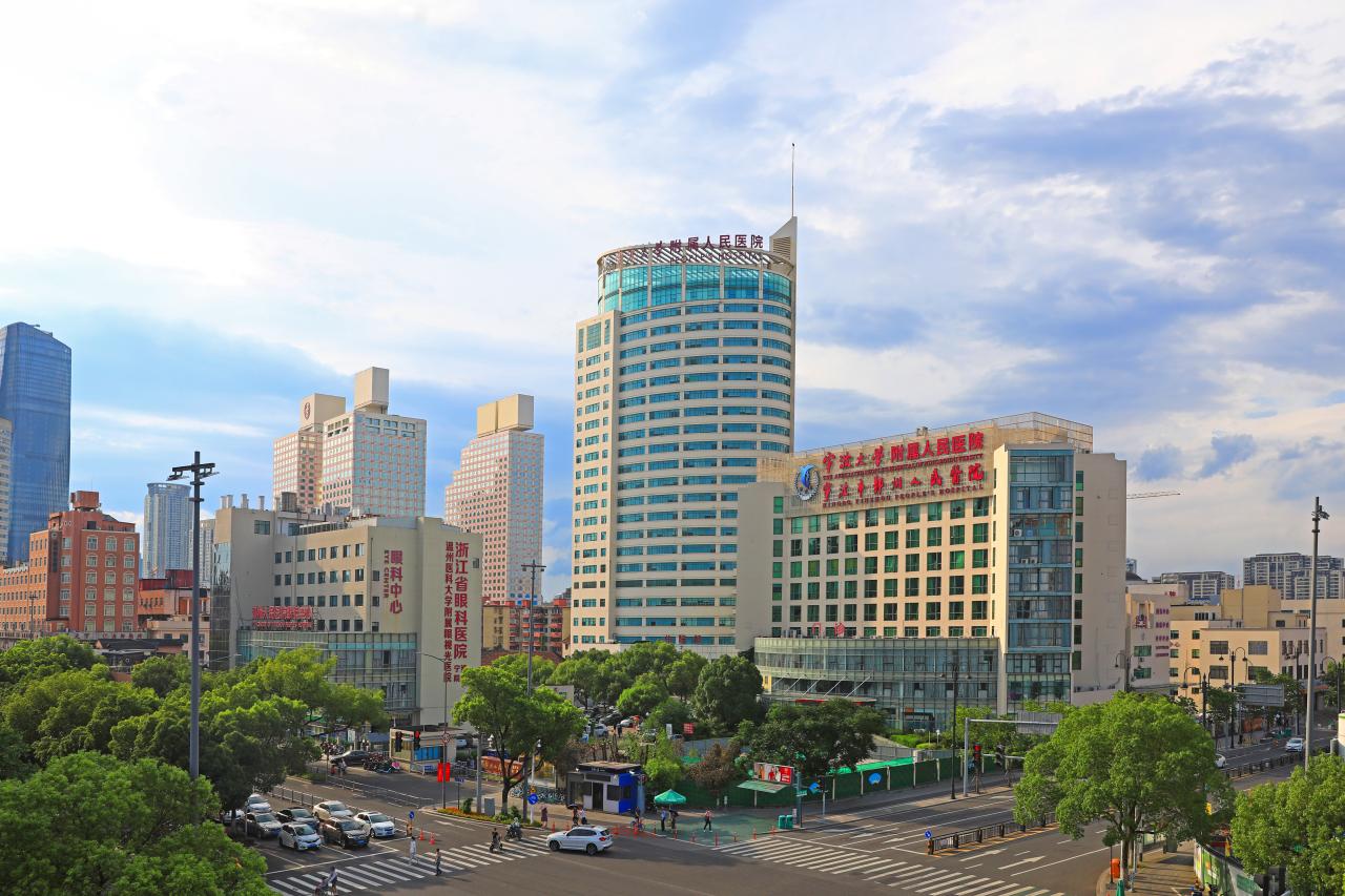 王老伯的家人赶紧将他送到宁波大学附属人民医院(鄞州人民医院)就诊