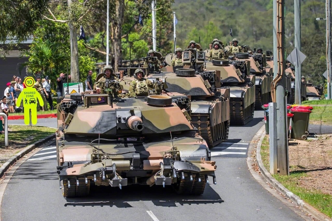 澳大利亚陆军第7坦克旅的阅兵式_高清图集_新浪网