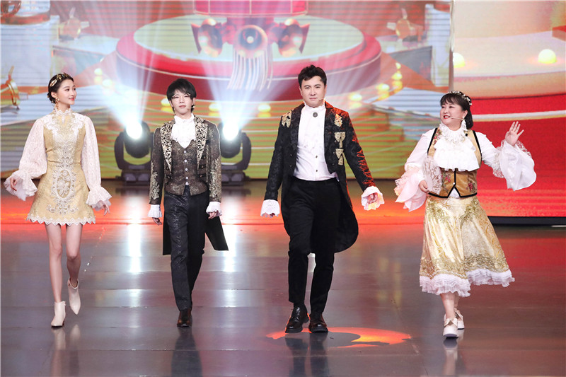 《王牌对王牌》第五季今晚温暖收官!蓝莓台公益直播之夜火热开启