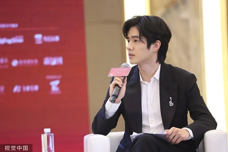 明星红毯有多卷:章子怡戴巨型翡翠、刘亦菲高定首穿、袁泉云淡风轻休闲区蓝鸢梦想 - Www.slyday.coM 明星红毯有多卷:章子怡戴巨型翡翠、刘亦菲高定首穿、袁泉云淡风轻休闲区蓝鸢梦想 - Www.slyday.coM