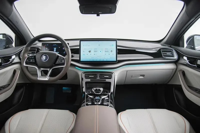 比亚迪秦plusdmi荣耀版长春上市