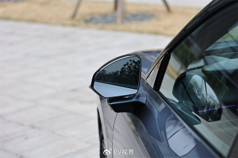 年轻个性不失豪华,领克07 em-p把前后排玩得明明白白-新浪汽车