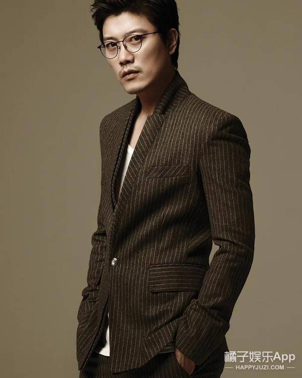 李善均还大老远地自带砂锅, 就是为了给弟弟和妹妹做一顿豆芽汤饭.