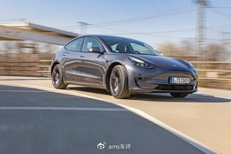 高性能玩具：特斯拉Model3、极星2和BMW i4 M50休闲区蓝鸢梦想 - Www.slyday.coM