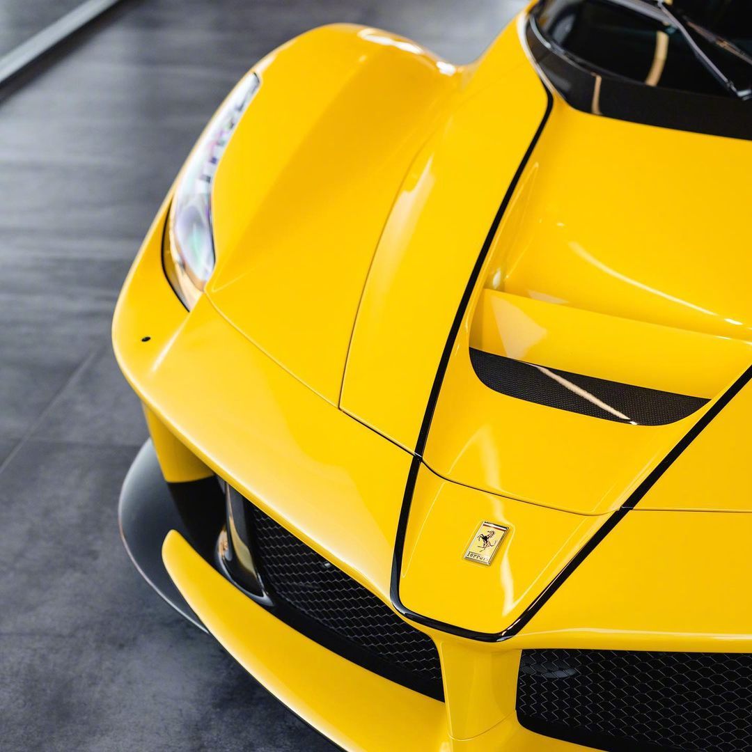 黄色法拉利laferrariaperta